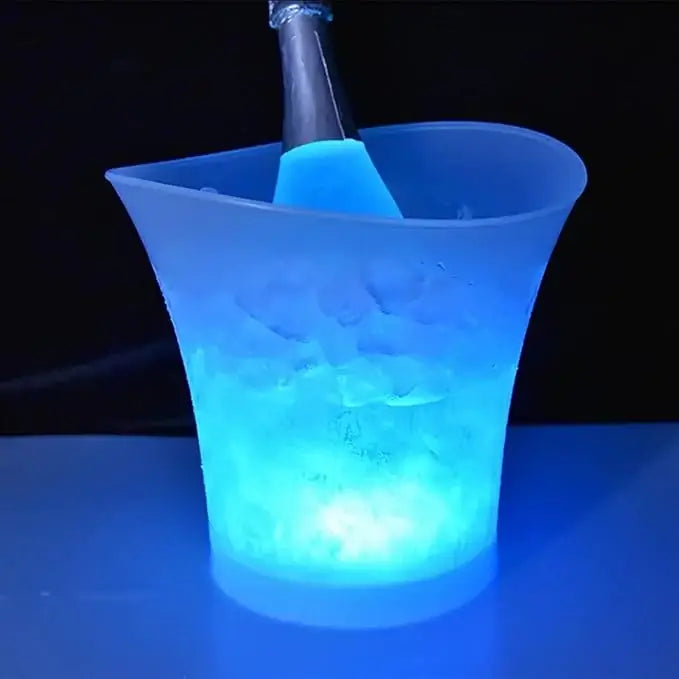 HIELERA CON LUCES RGB Y PARLANTE BLUETOOTH