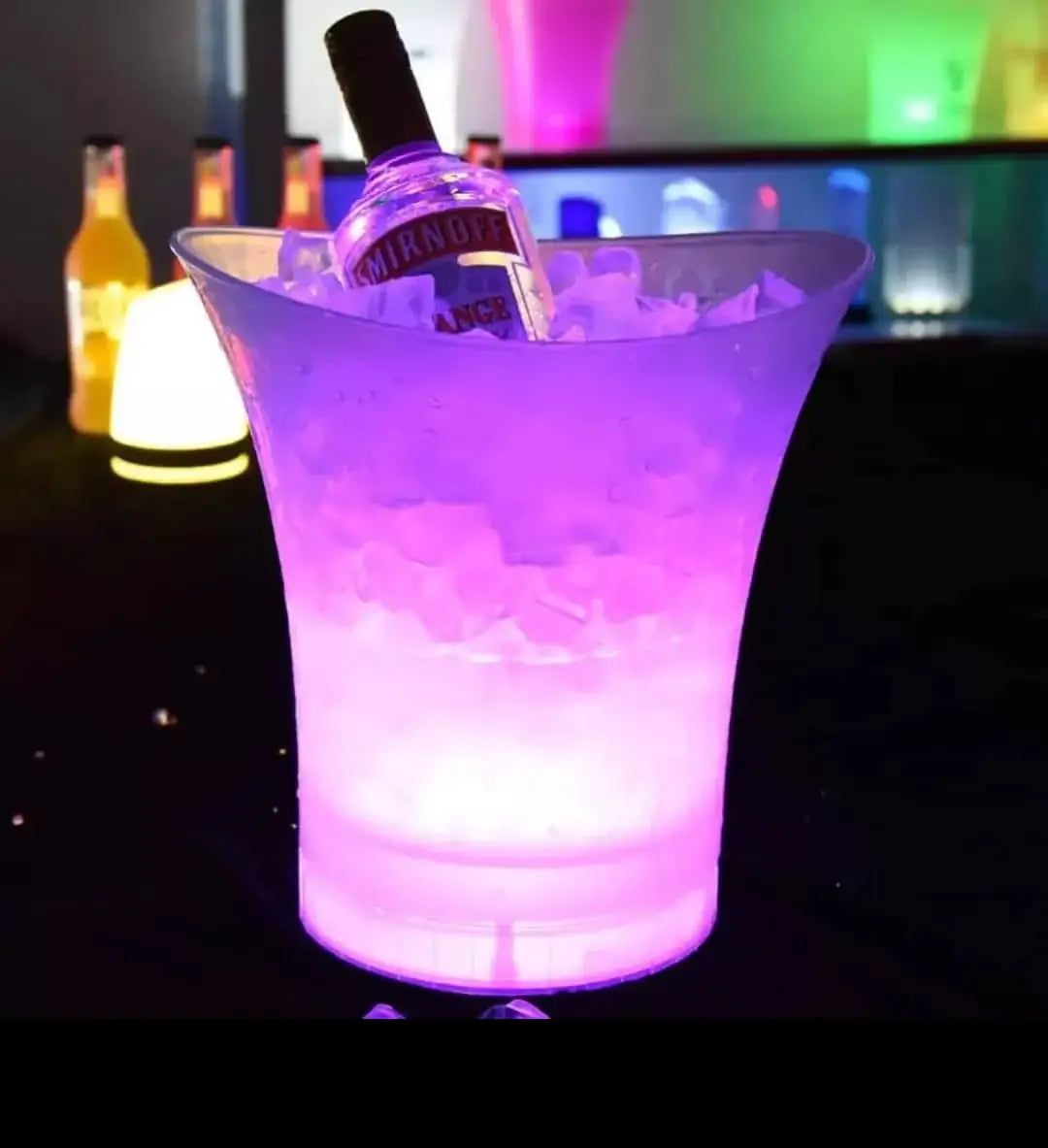 HIELERA CON LUCES RGB Y PARLANTE BLUETOOTH