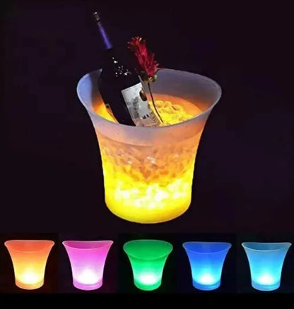 HIELERA CON LUCES RGB Y PARLANTE BLUETOOTH
